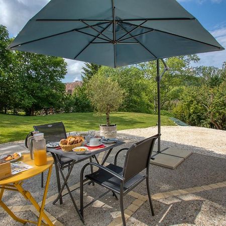 Domaine Des Pierres Blanches - Chambres D'Hotes Carlux Exterior foto
