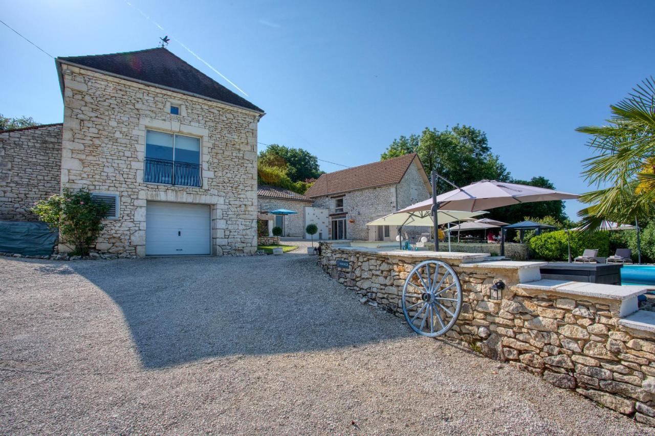 Domaine Des Pierres Blanches - Chambres D'Hotes Carlux Exterior foto