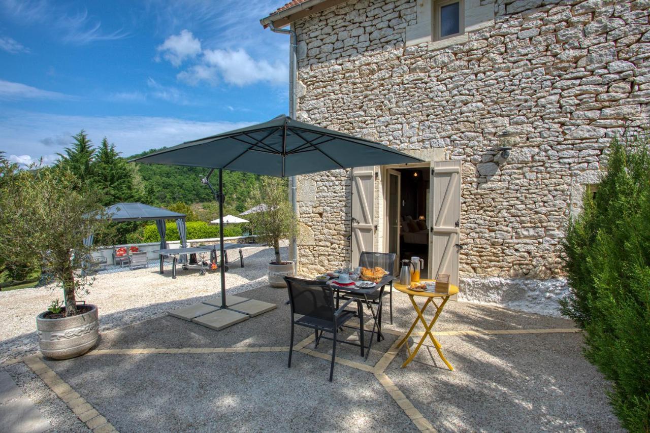 Domaine Des Pierres Blanches - Chambres D'Hotes Carlux Exterior foto