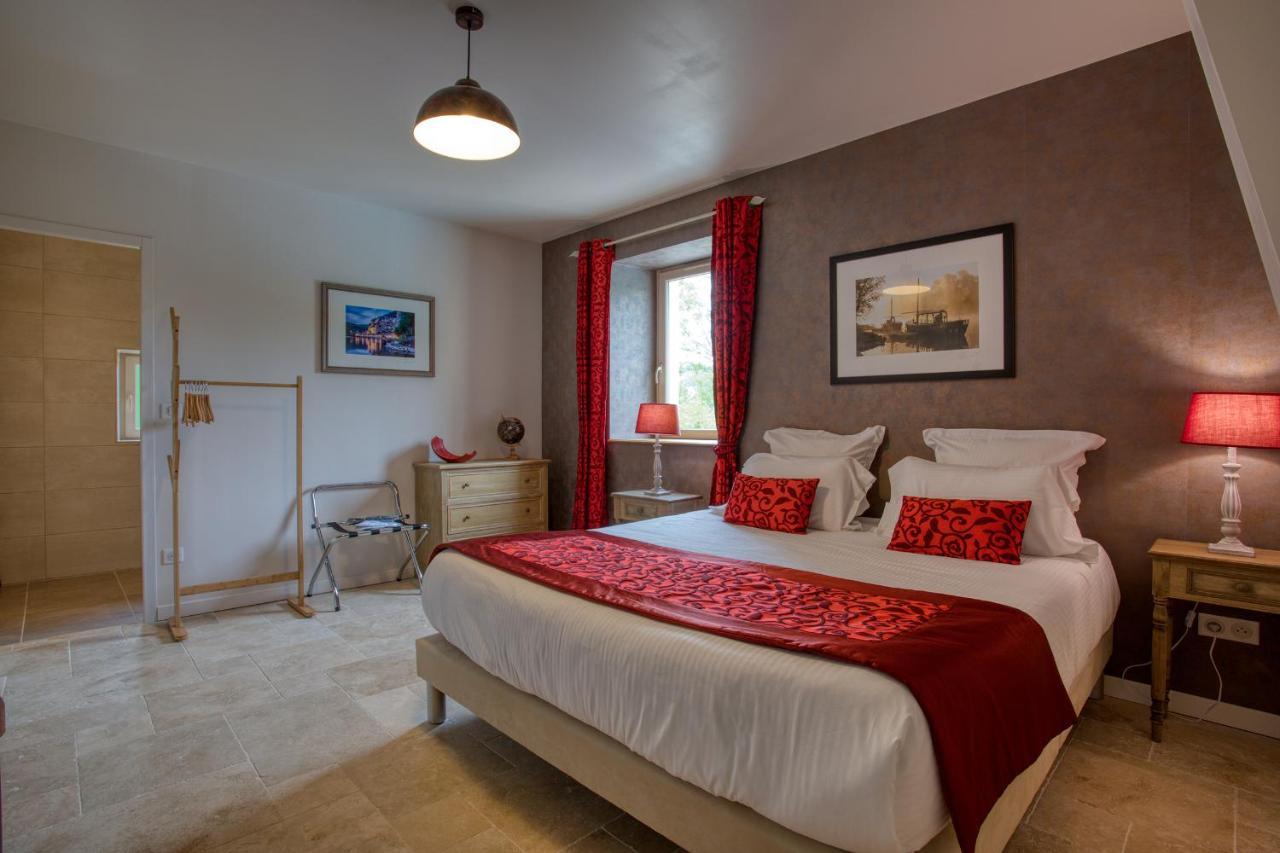 Domaine Des Pierres Blanches - Chambres D'Hotes Carlux Exterior foto