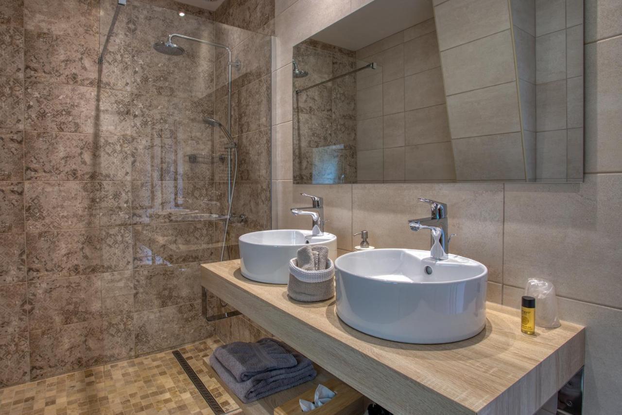 Domaine Des Pierres Blanches - Chambres D'Hotes Carlux Exterior foto